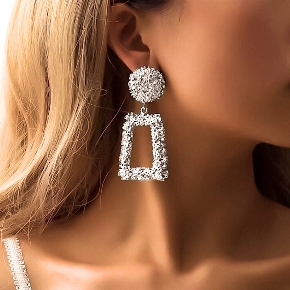 🔴𝟭𝟬/$𝟮𝟱🔴Large Quad Textured Earrings NEW - Picture 8 of 8